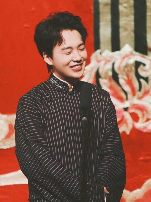 娱乐圈吃瓜爆料博主迪丽热巴